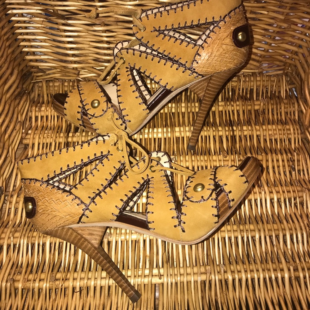 BOUTIQUE 9 BTROSILIE LEATHER High‎ Heels Size 6.5